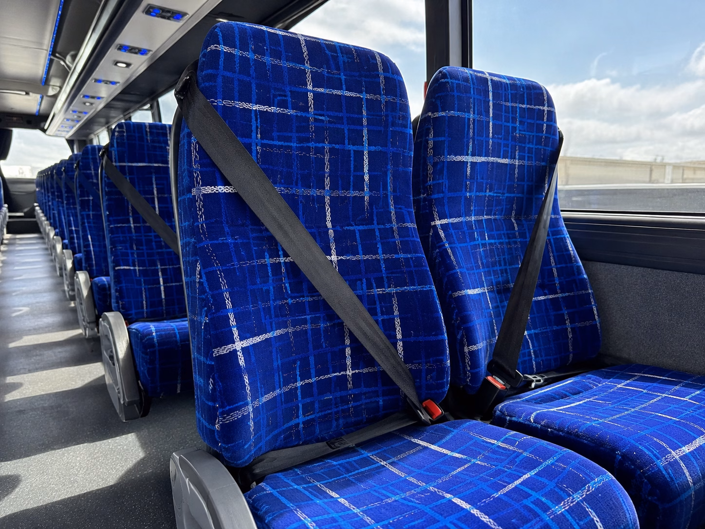 charter buses to peoria sports complex for cactus league spring training