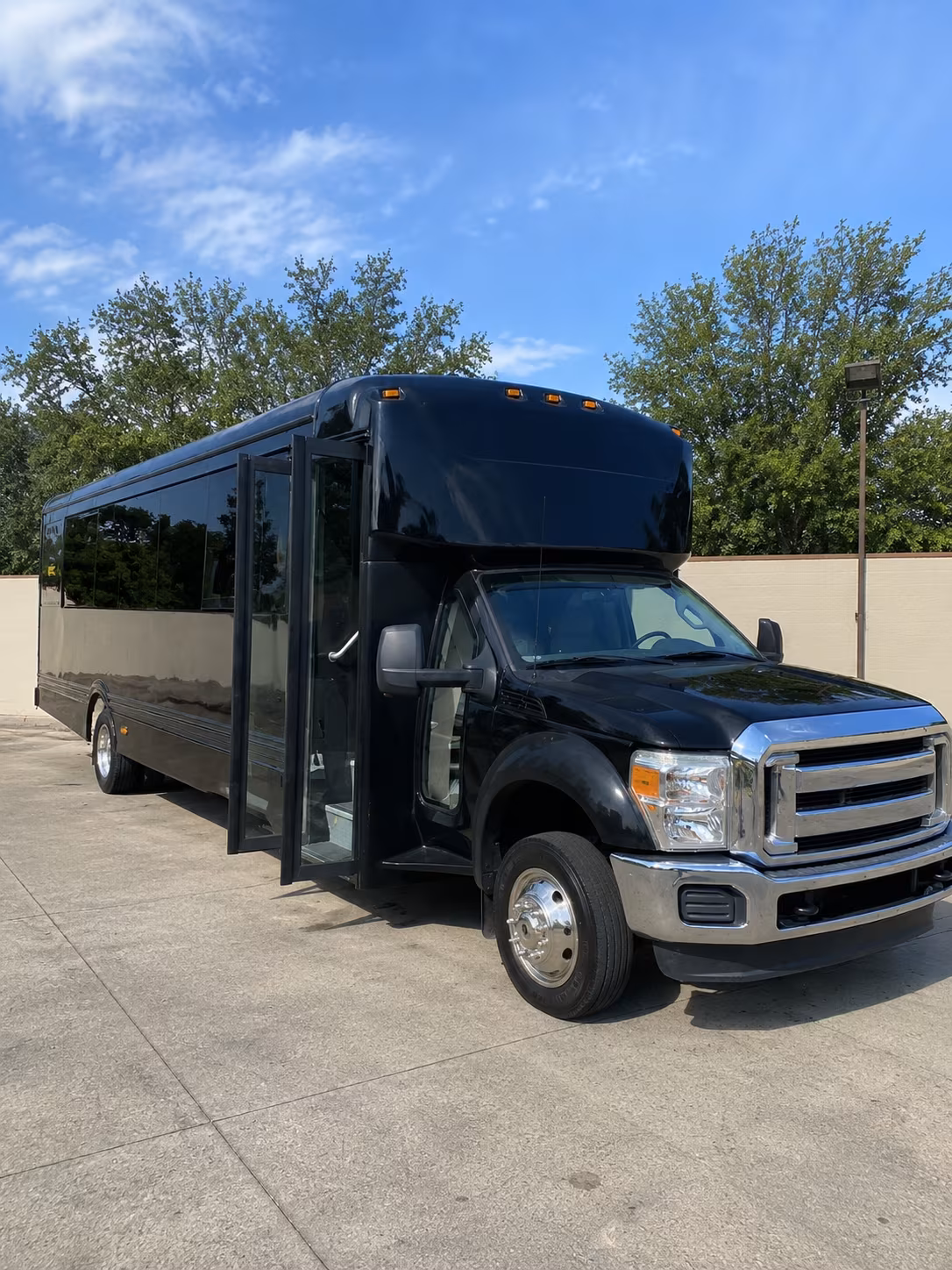 peoria 20 passenger party bus