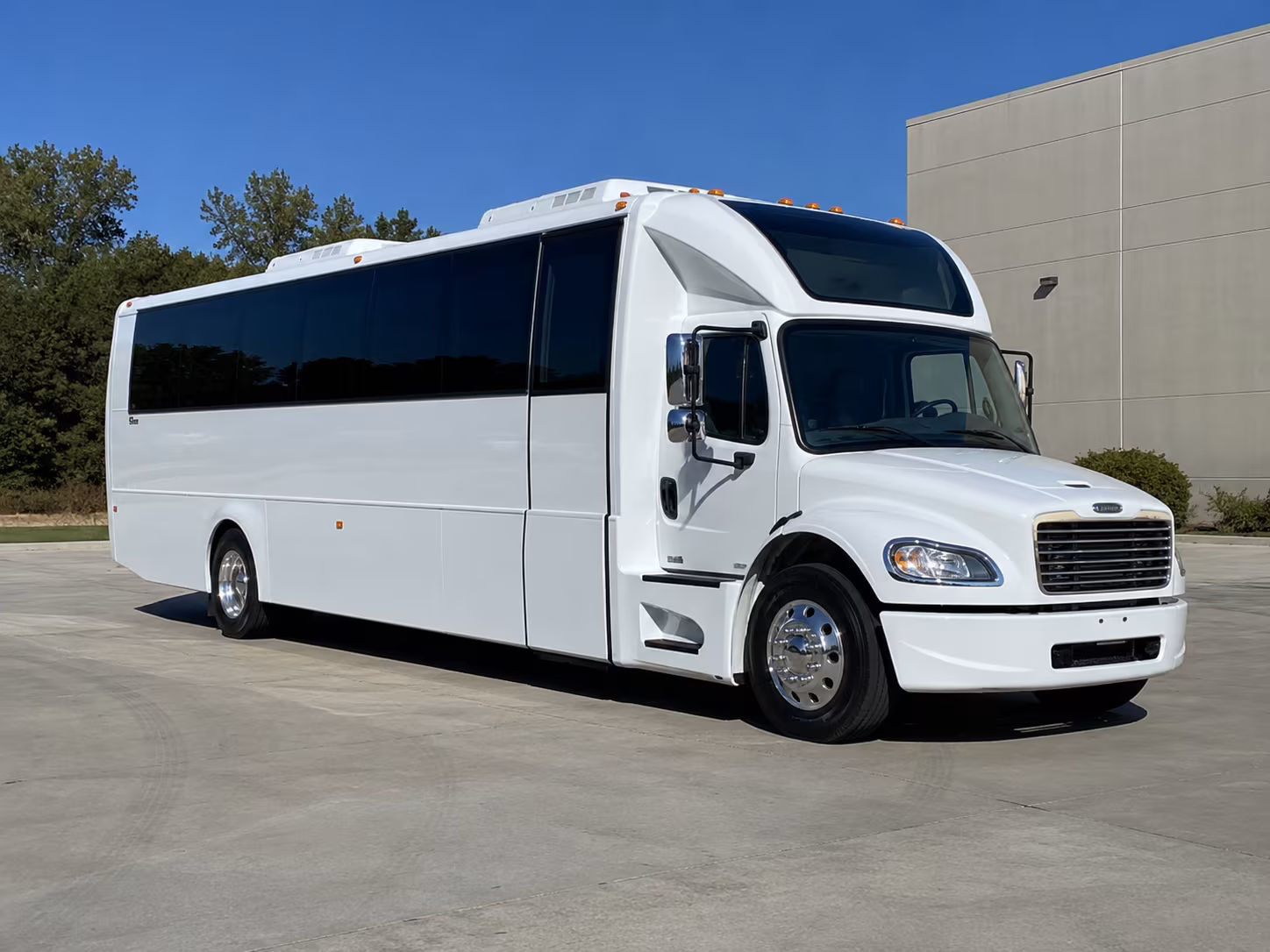 peoria 28 passenger party bus